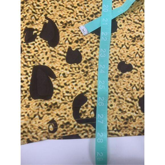 Cheetah Patterned Long Sleeve T-shirt - Picture 9 of 9